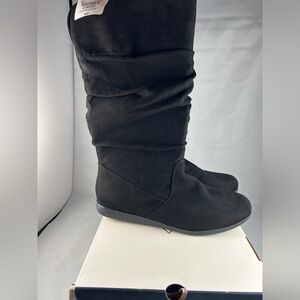 BRAND NEW St John’s Bay Kellman Suede Boots in Black